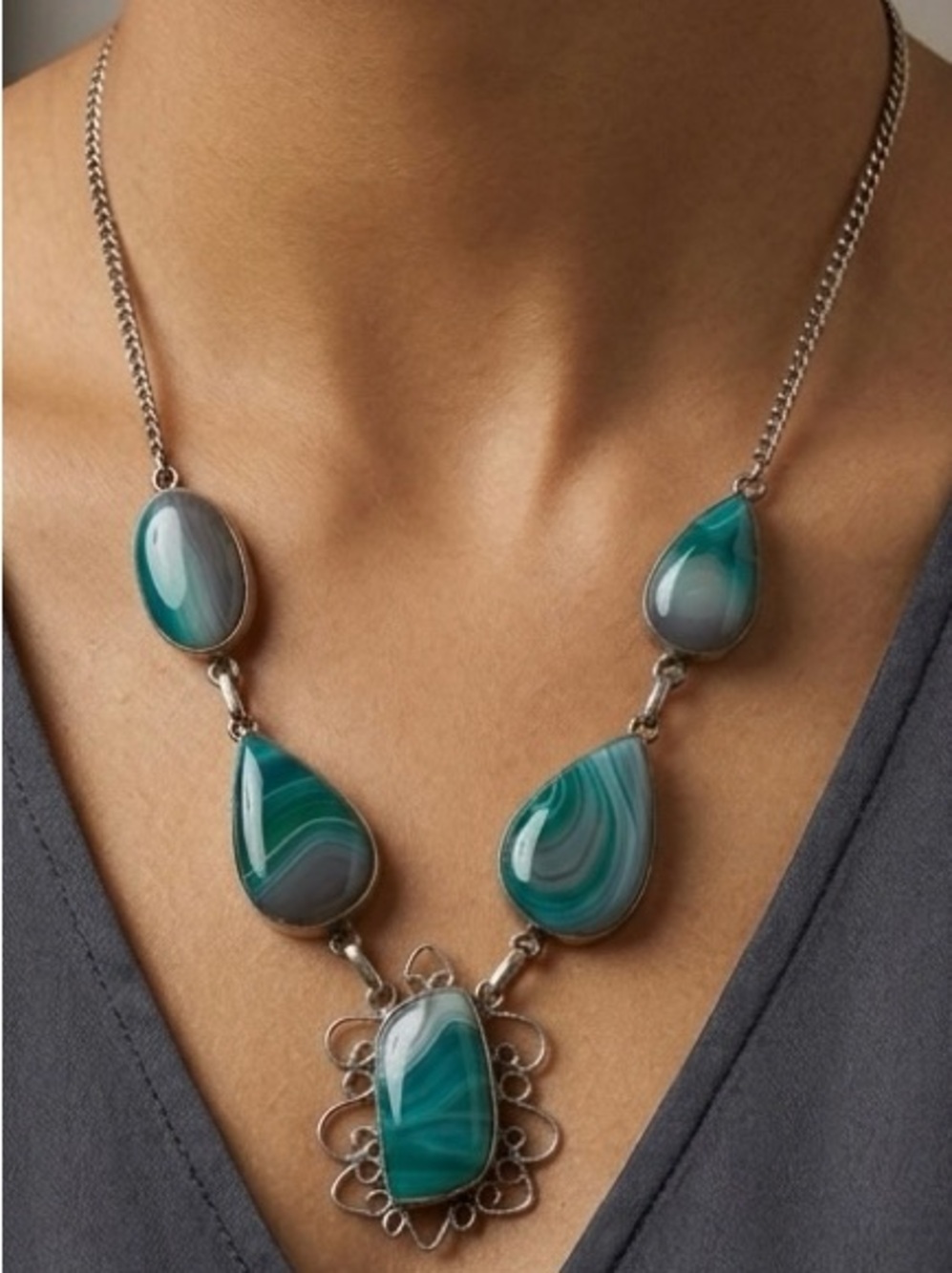 WOMEN’S NECKLACE
